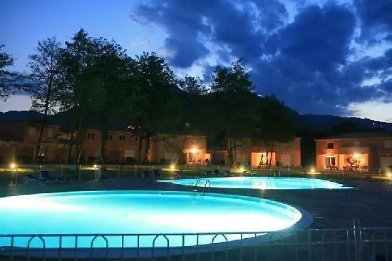 Jolie Appart. 4 Pers. Dans Avec Piscine