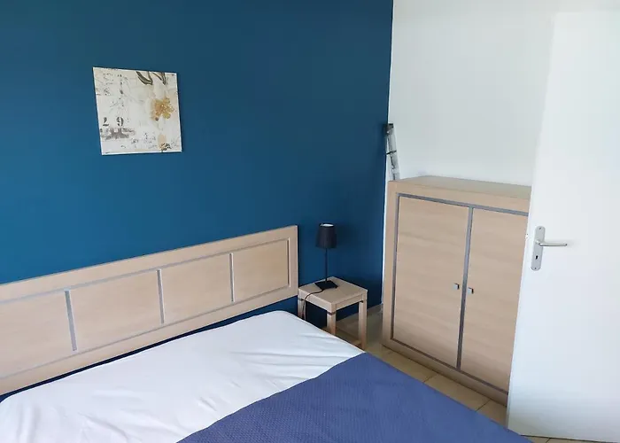 Jolie Appart. 4 Pers. Dans Avec Piscine Apartment *